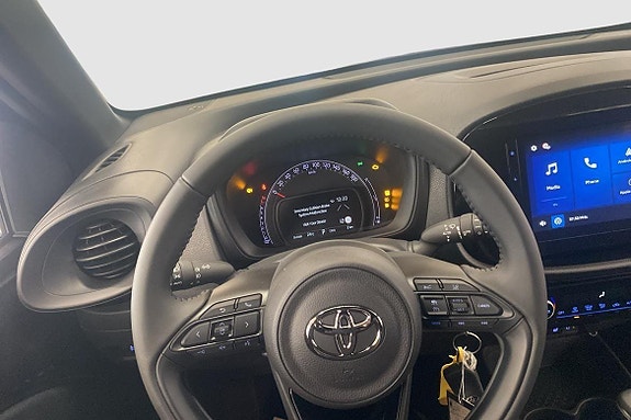 Toyota Aygo X 3 of 11
