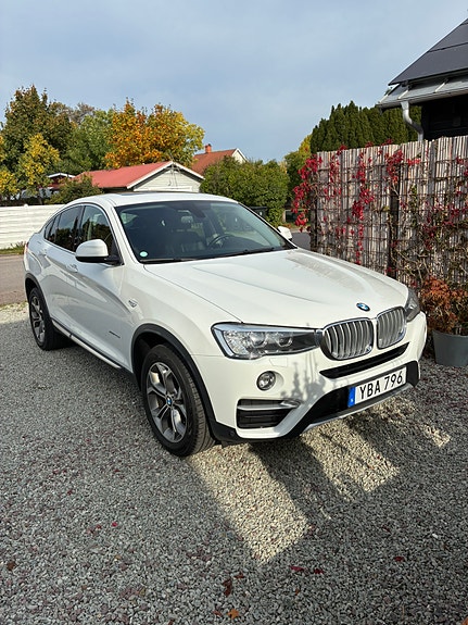 BMW X4 3 of 3