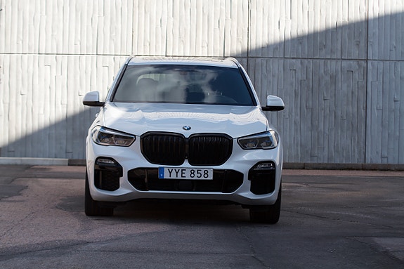 BMW X5 3 of 16