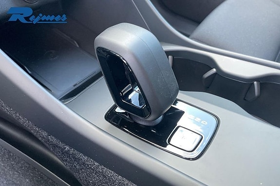 Volvo EX40 16 of 20