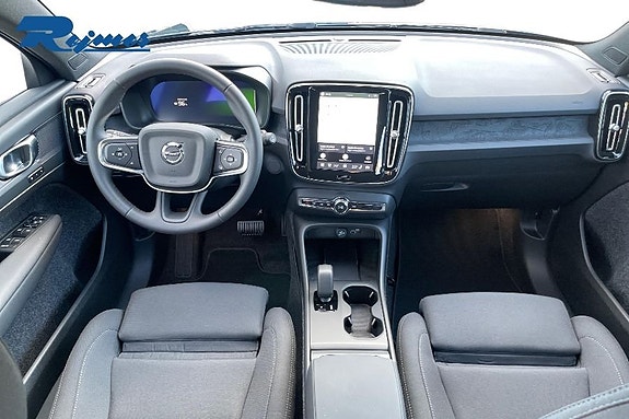 Volvo EX40 11 of 20