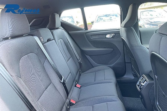 Volvo EX40 13 of 20