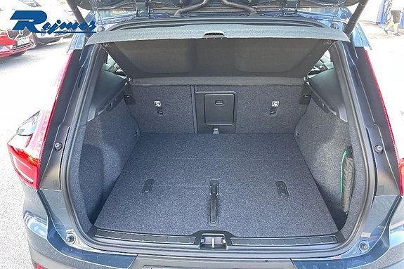 Volvo EX40 14 of 20