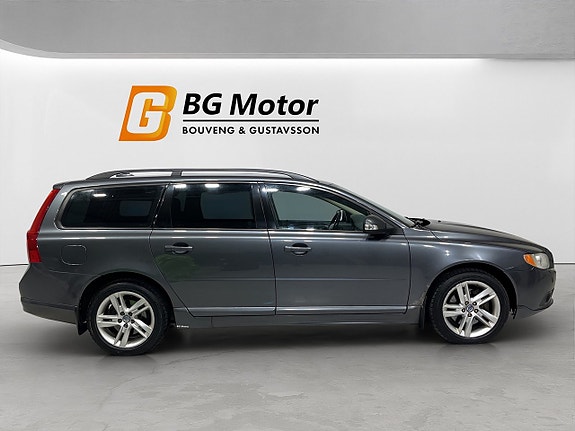 Volvo V70 3 of 17