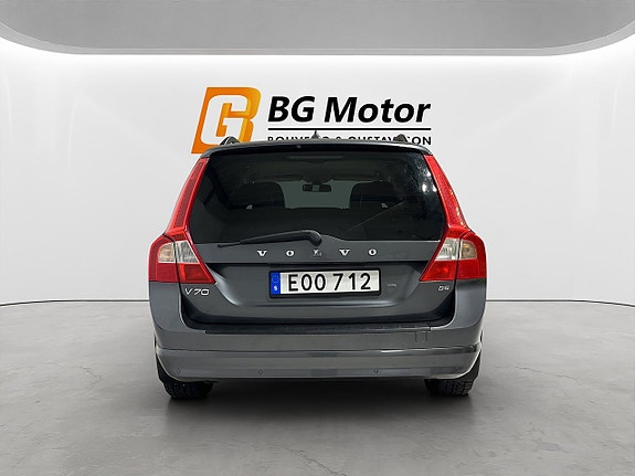 Volvo V70 5 of 17