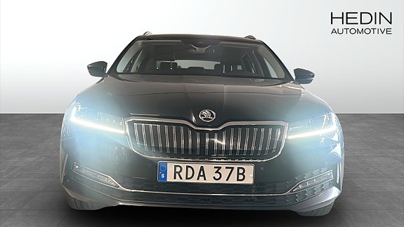 Skoda Superb 8 of 11