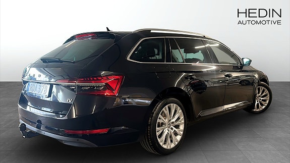 Skoda Superb 2 of 11