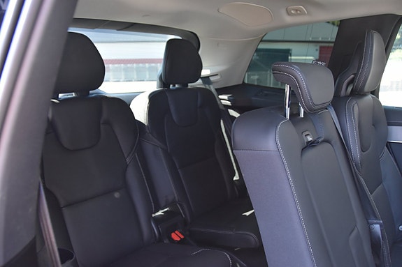 Volvo XC90 13 of 24