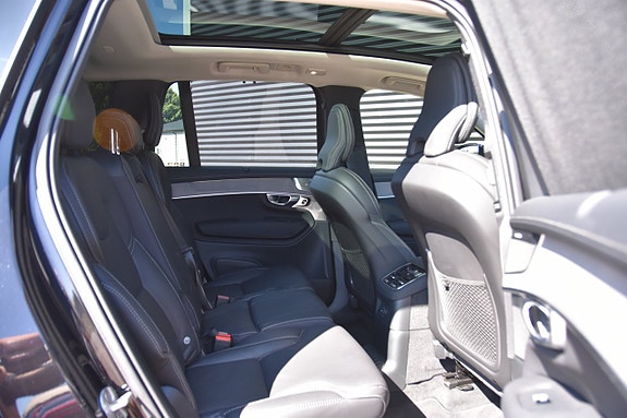 Volvo XC90 12 of 24