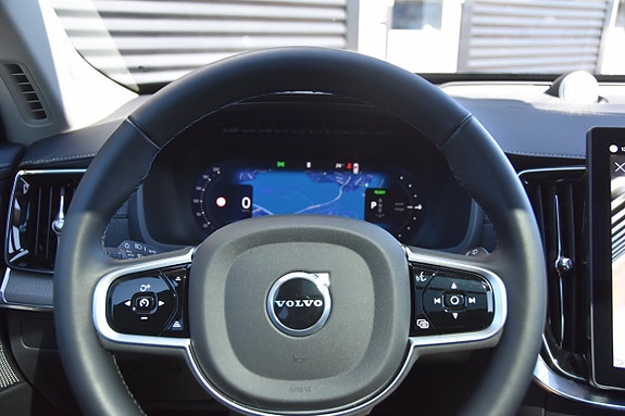 Volvo XC90 16 of 24