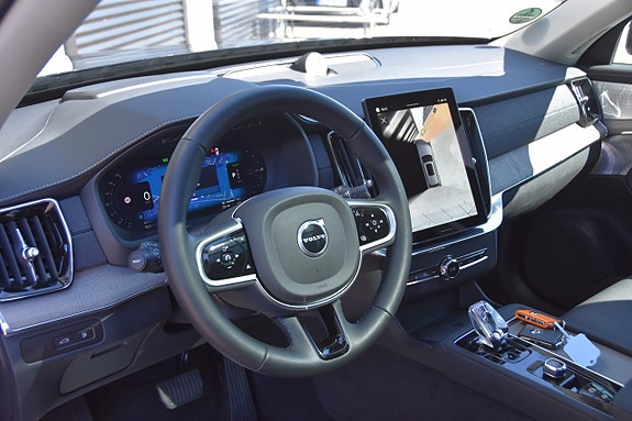 Volvo XC90 14 of 24