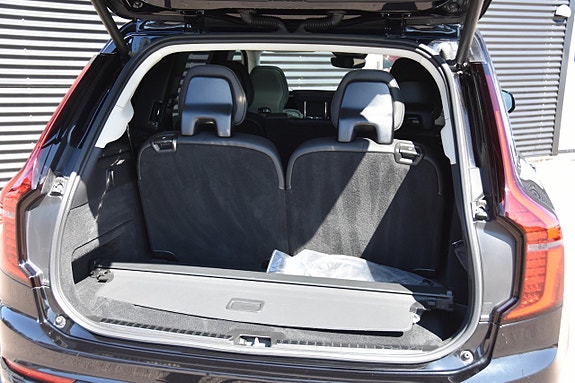 Volvo XC90 8 of 24