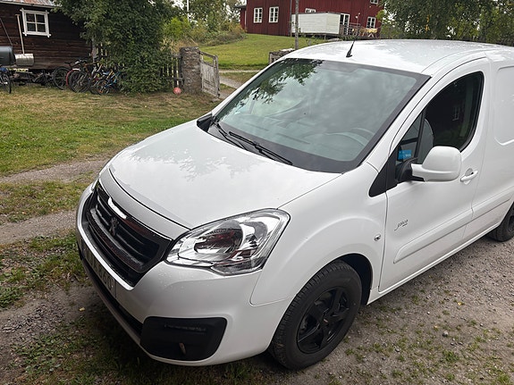 Peugeot Partner Electric 2 of 5