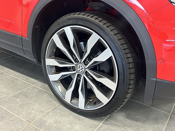 Volkswagen T-Roc 3 of 18