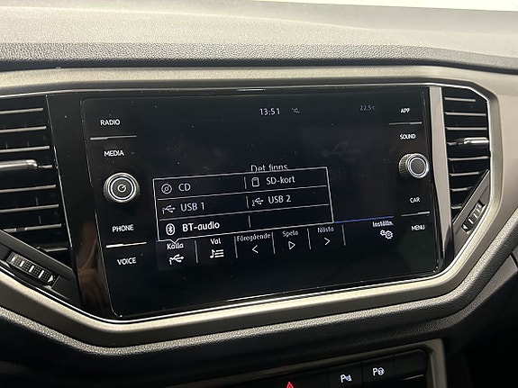 Volkswagen T-Roc 15 of 18
