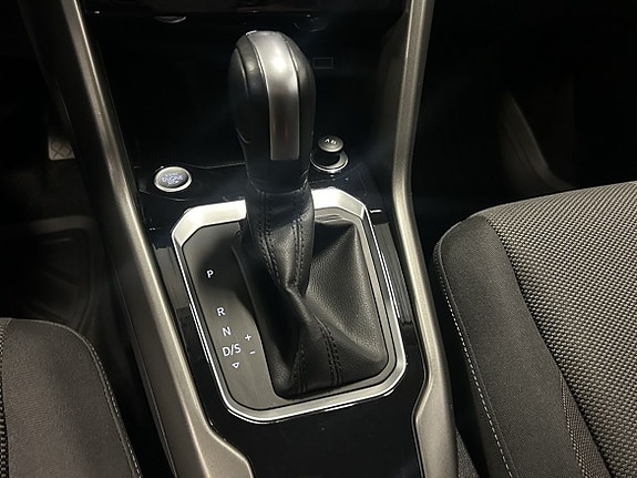 Volkswagen T-Roc 14 of 18