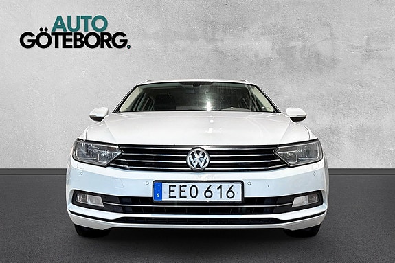 Volkswagen Passat 8 of 16