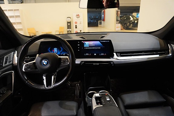 BMW iX1 11 of 15