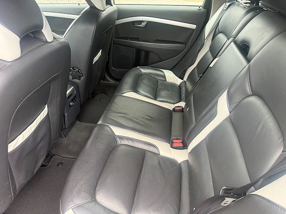 Volvo V70 11 of 13