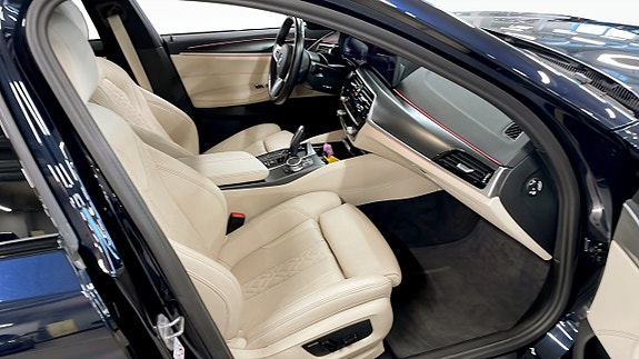 BMW 520 3 of 9