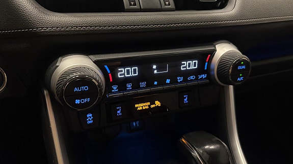 Toyota RAV4 25 of 30