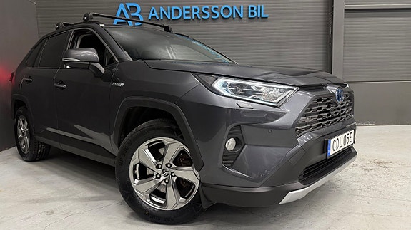Toyota RAV4 3 of 30