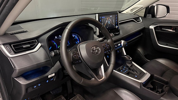Toyota RAV4 13 of 30