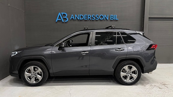 Toyota RAV4 6 of 30