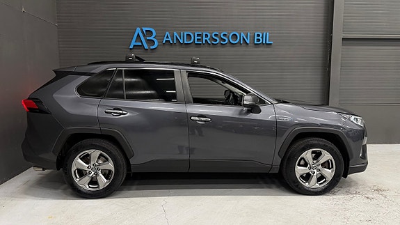 Toyota RAV4 5 of 30