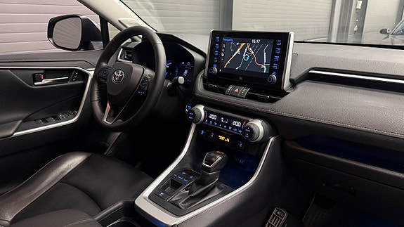 Toyota RAV4 18 of 30