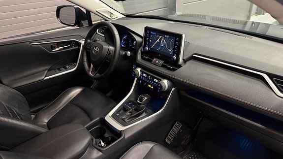 Toyota RAV4 17 of 30