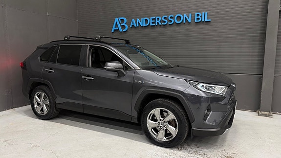 Toyota RAV4 4 of 30