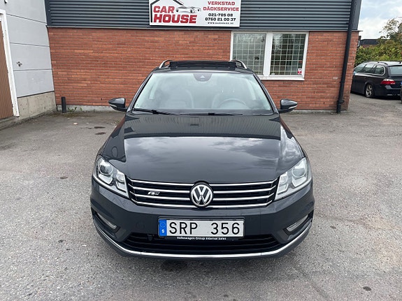 Volkswagen Passat 2 of 22