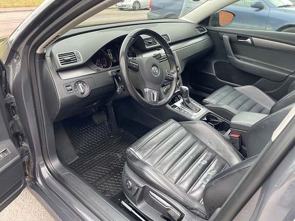Volkswagen Passat 9 of 22