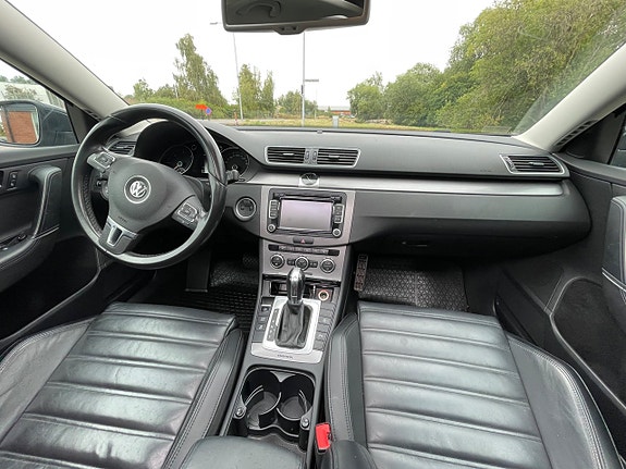 Volkswagen Passat 14 of 22
