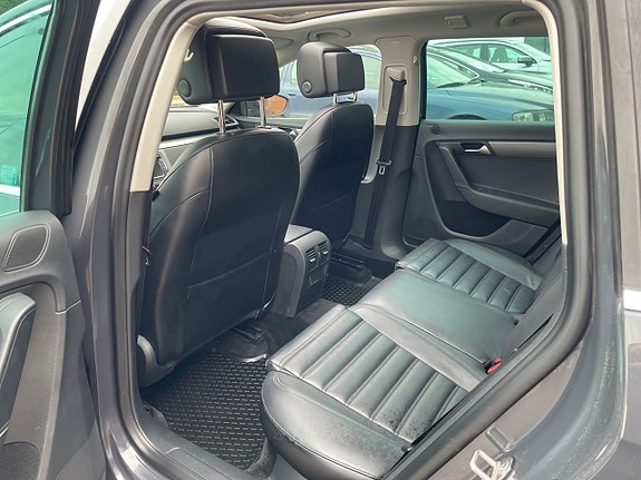 Volkswagen Passat 15 of 22