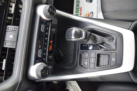 Toyota RAV4 14 of 23