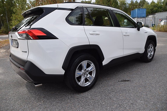 Toyota RAV4 5 of 23