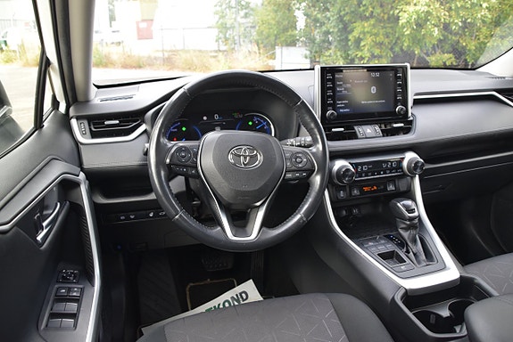 Toyota RAV4 7 of 23