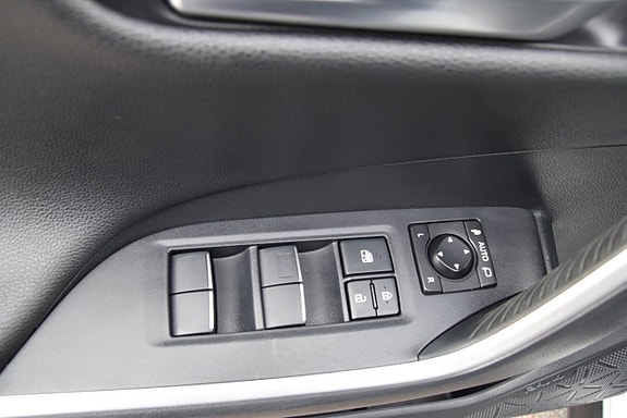 Toyota RAV4 18 of 23