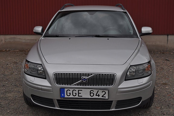 Volvo V50 3 of 18