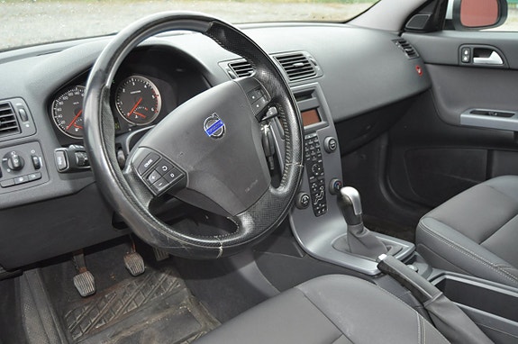 Volvo V50 9 of 18