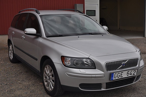 Volvo V50 2 of 18