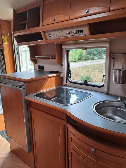 Adria 563 ul 2 of 11