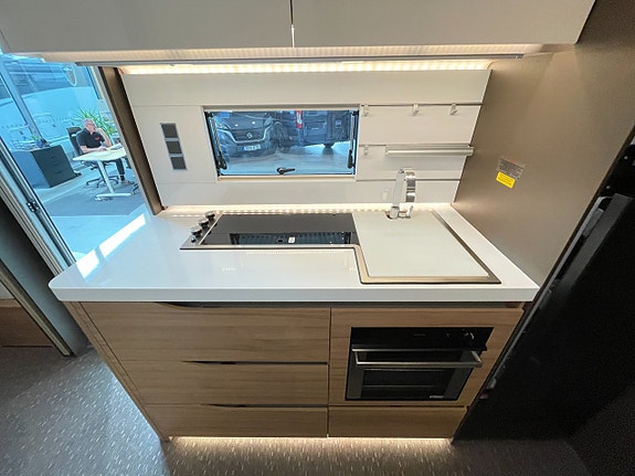 Adria Alpina 663 PT / ALDE / Mover / Förtält / Queenbed / 3våningssäng / 15 of 17