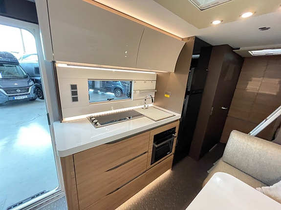 Adria Alpina 663 PT / ALDE / Mover / Förtält / Queenbed / 3våningssäng / 10 of 17