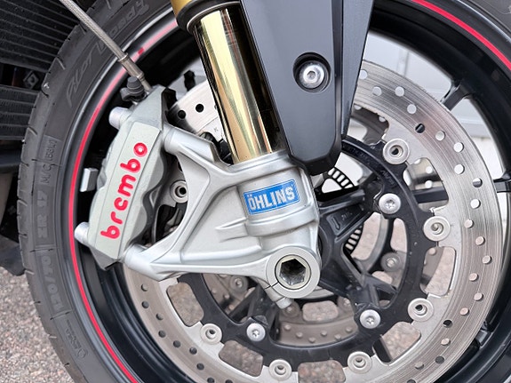 Triumph Speed Tripple R 1050 11 of 16