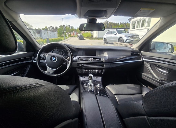 BMW 520d 3 of 5