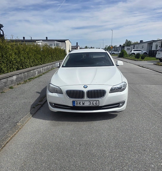 BMW 520d 4 of 5