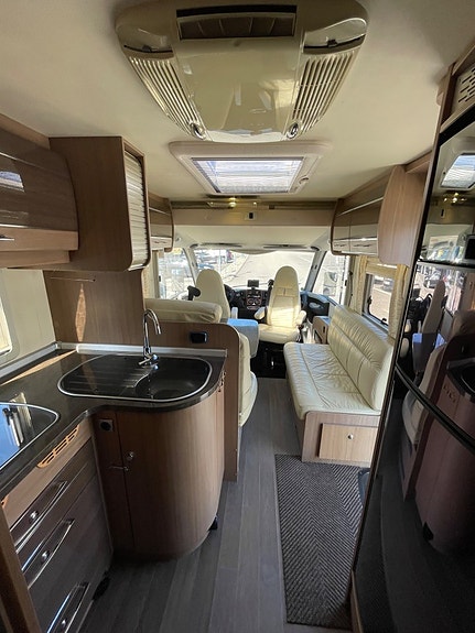 Bürstner AVIANO i 870 -förtält -Dubbla värme system -Vinter pkt -Lågmilare-Ac 23 of 29